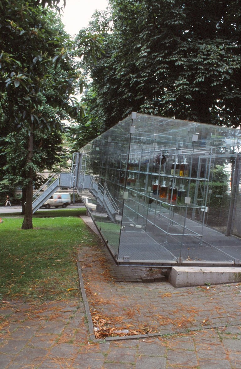 Groningen Glass Video Gallery by Bernard Tschumi 04_Stephen Varady Photo ©