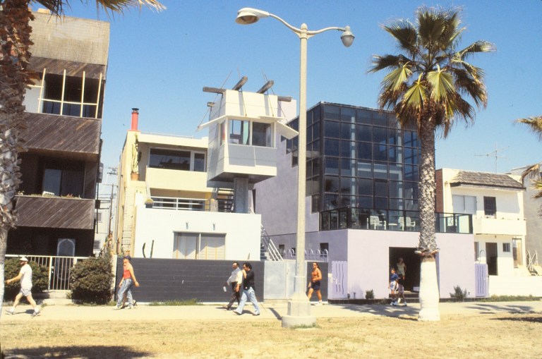 Norton House by Frank Gehry 05_Stephen Varady Photo ©