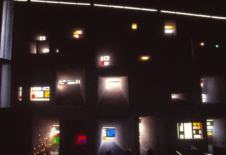 ronchamp-chapel-by-le-corbusier-54_stephen-varady-photo