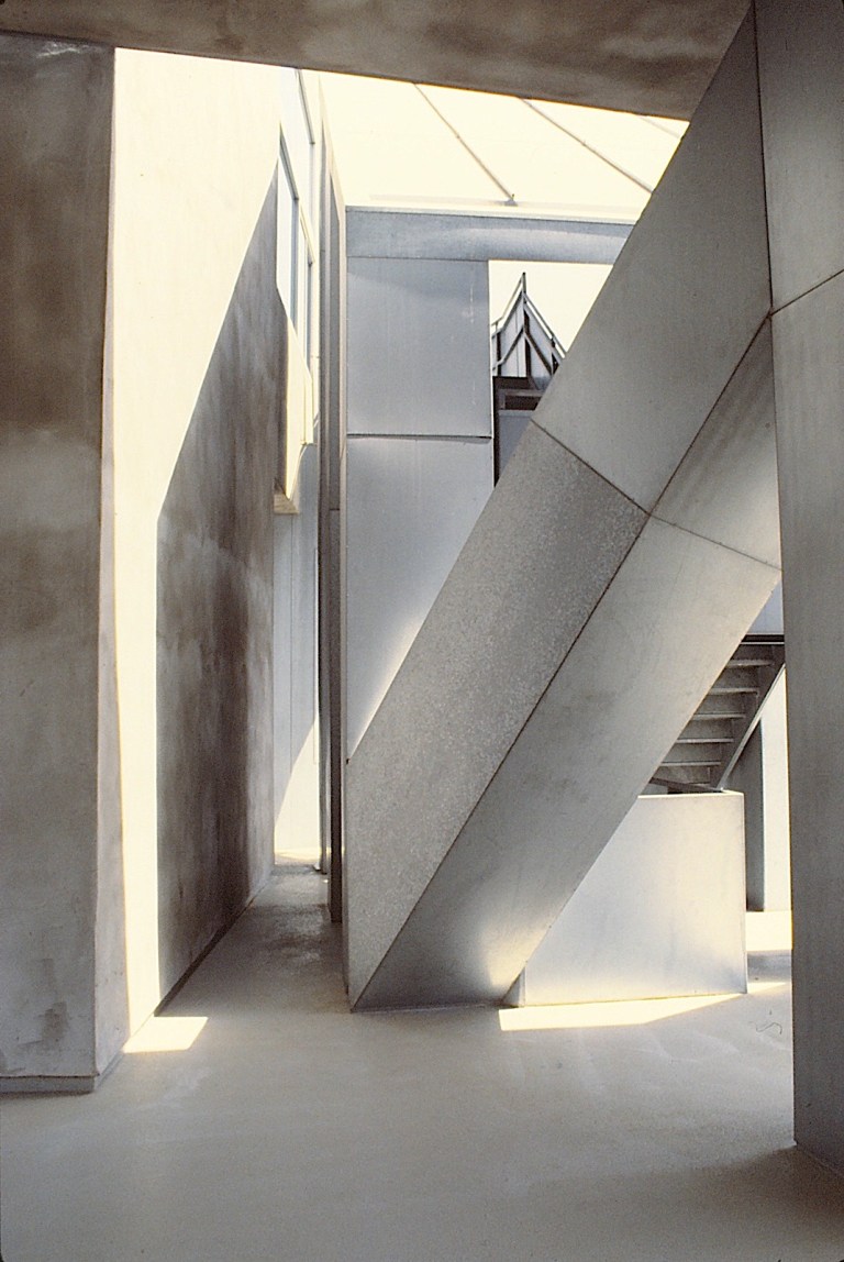 Edgemar by Frank Gehry 06_Stephen Varady Photo ©